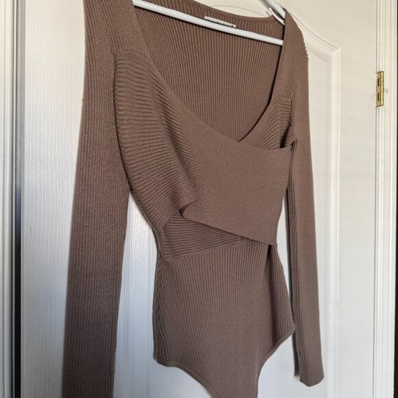 Abercrombie Long Sleeve Sweater Bodysuit – Size M – Beige/Brown $40 - Picture 2 of 5